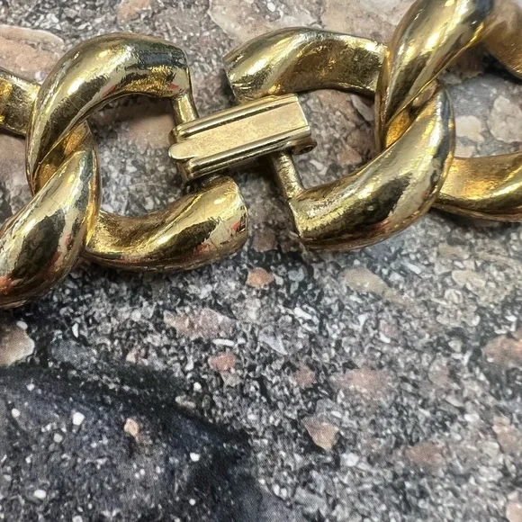 Vintage Chunky Gold Tone Designer Lookalike Necklace - Picture 7 of 11